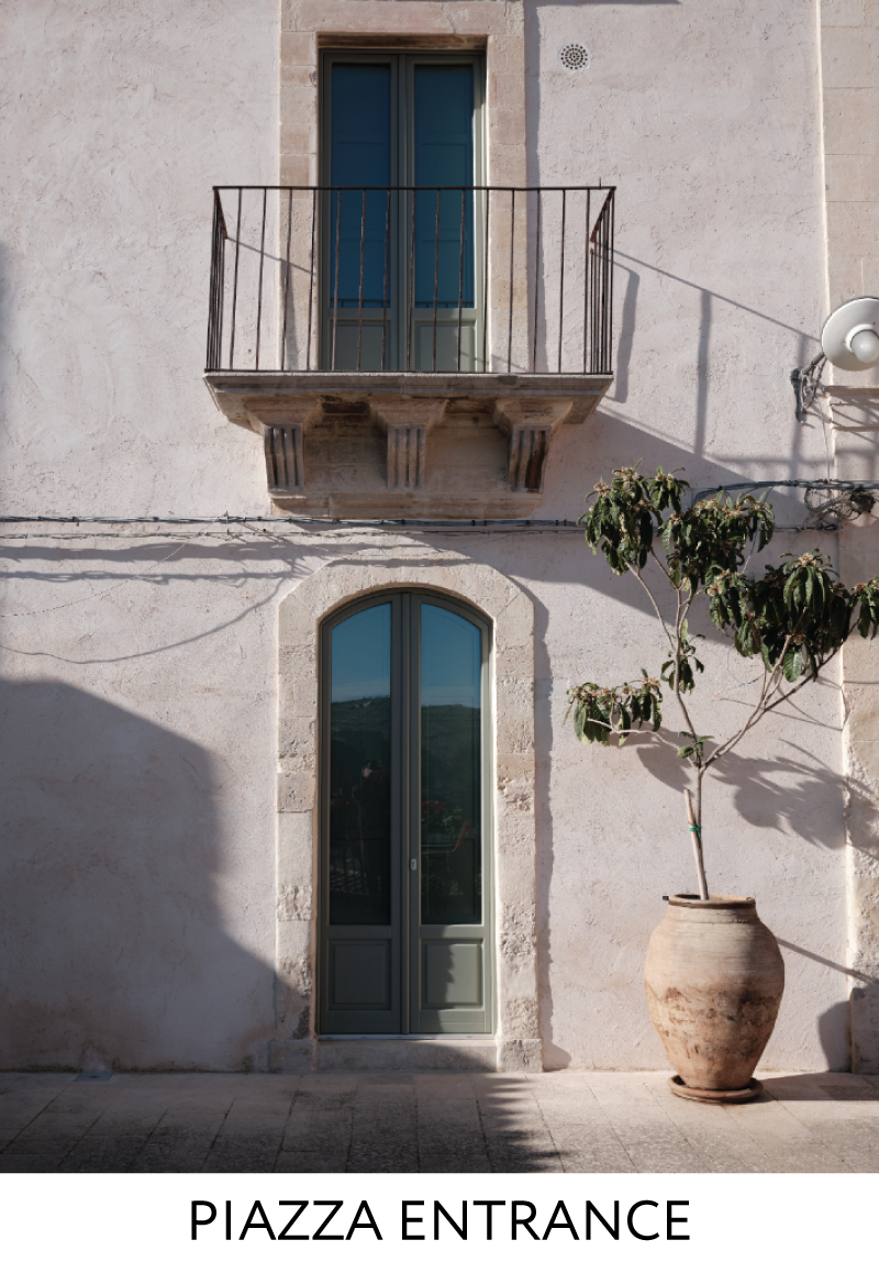 5_PiazzaEntrance_800px